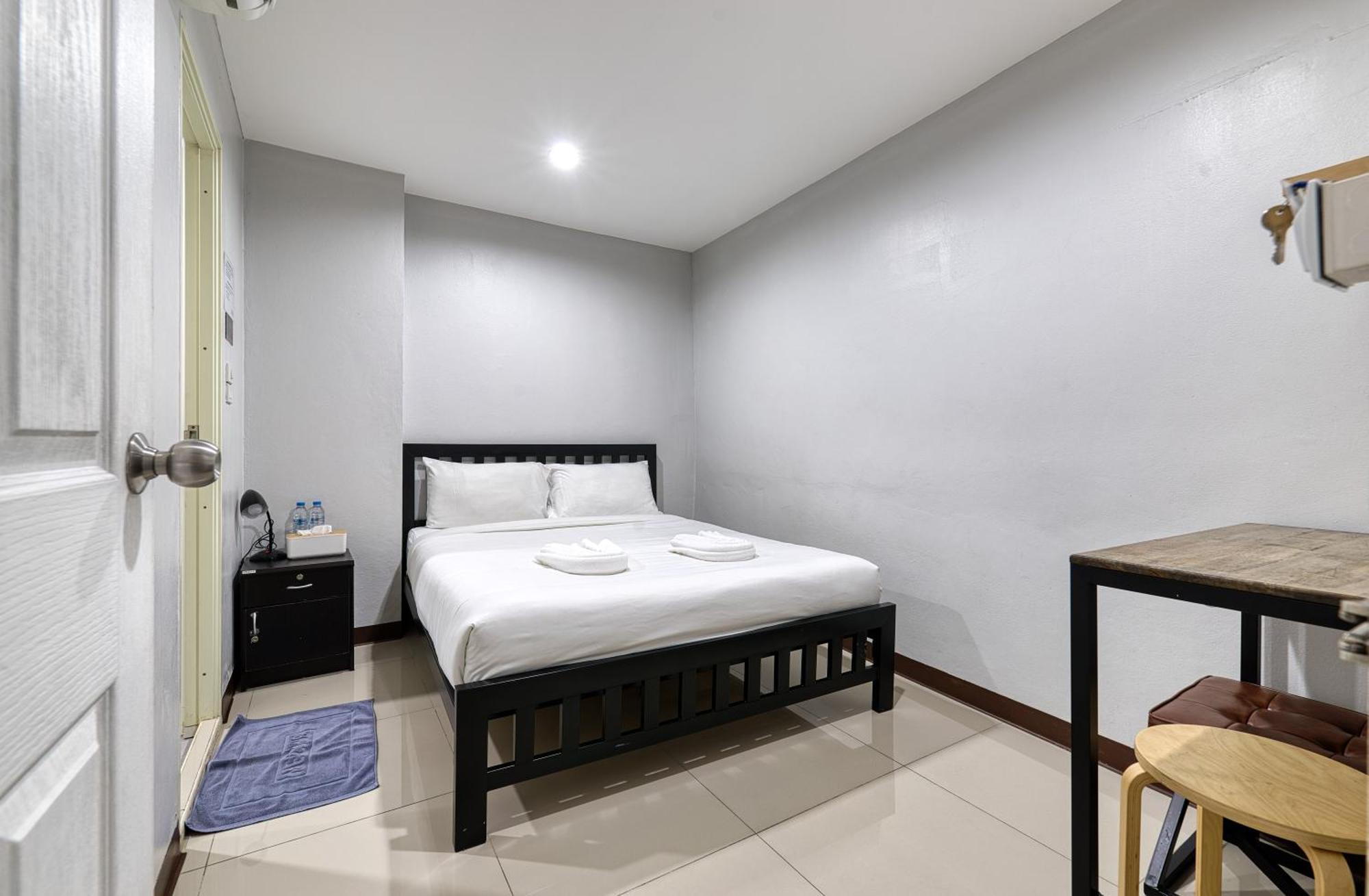 Red Pin Inn 好运旅馆 Bangkok Esterno foto