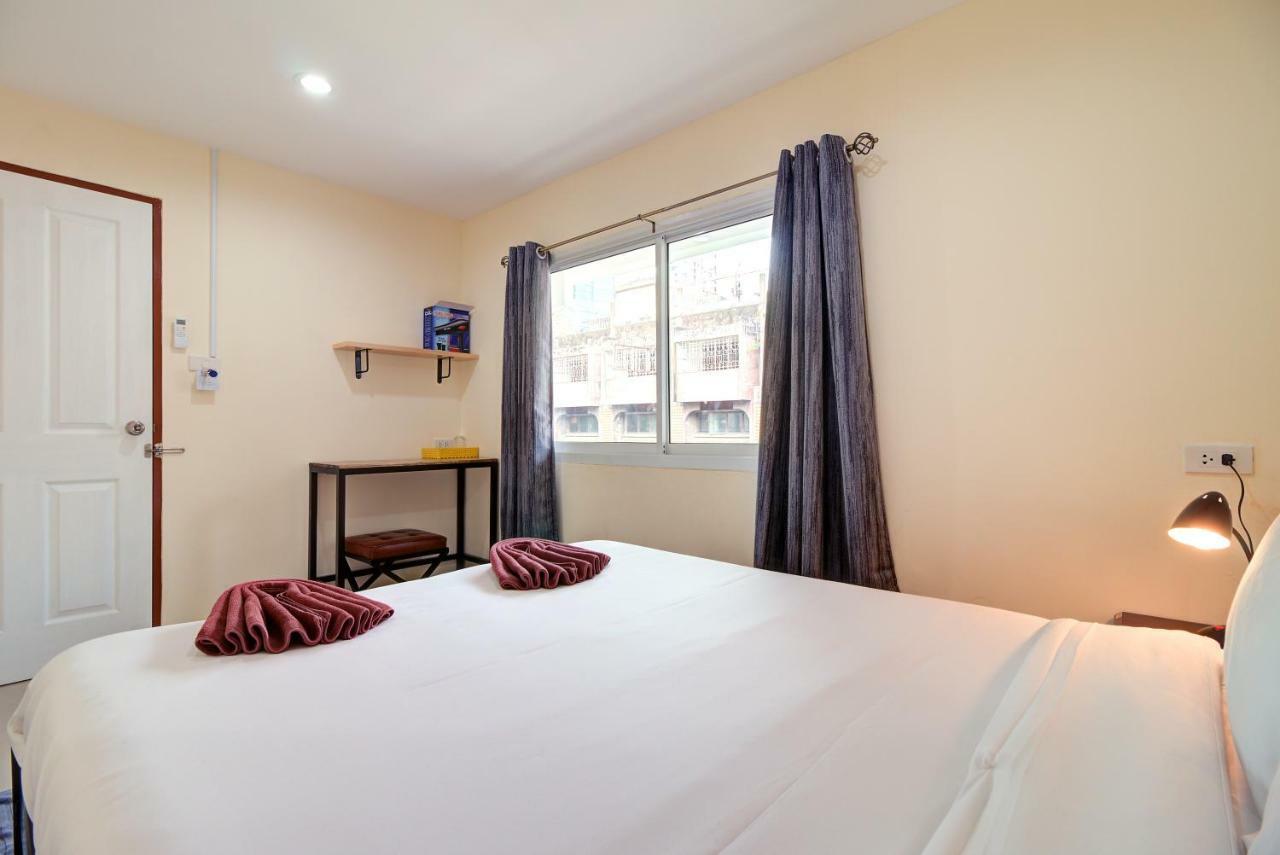Red Pin Inn 好运旅馆 Bangkok Esterno foto